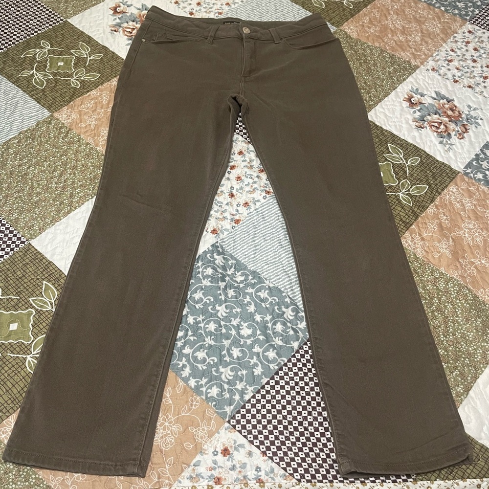 Women’s Lee reg fit straight leg mid rise secretly shapes size 14